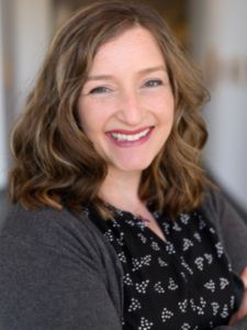 Headshot of Carolyn Lauckner